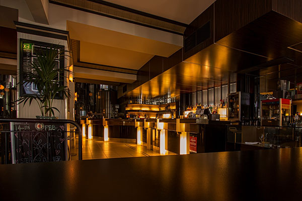hotel restaurant photo